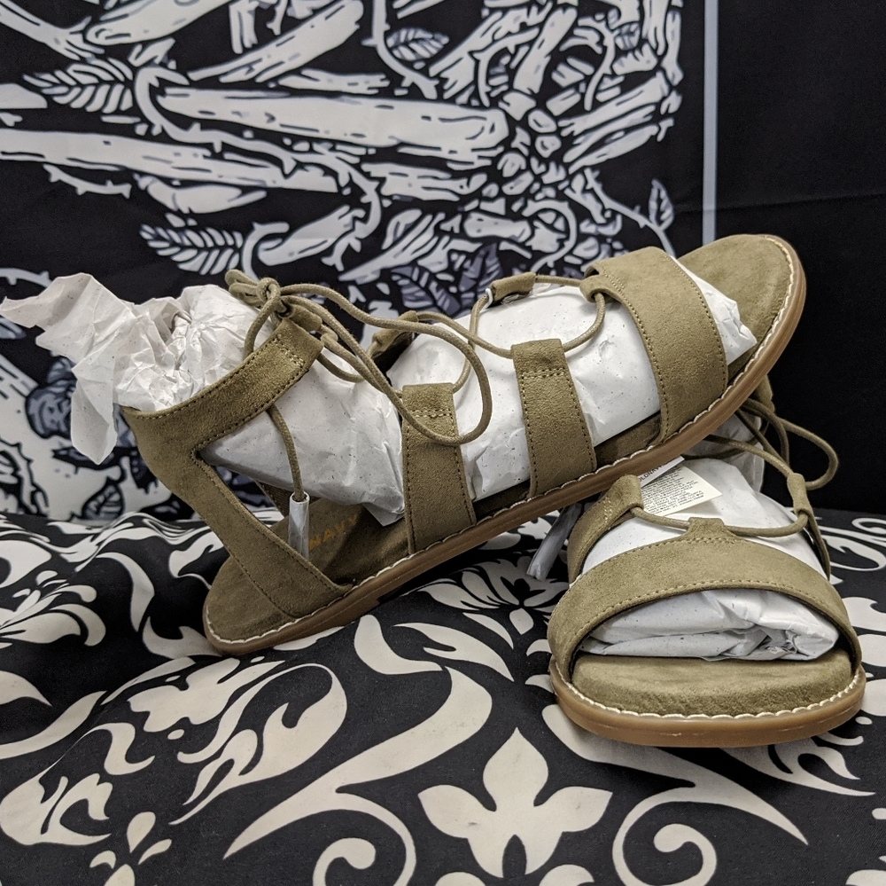 NWT Faux Suede Gladiator Sandals - Picture 2 of 3
